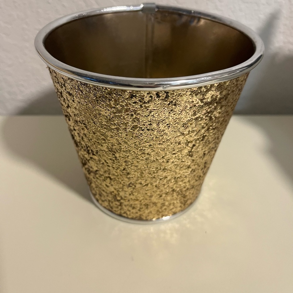 Gold Glitter Decorative Pot - Picture 2 of 5